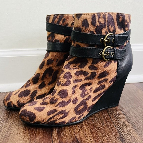 Jaclyn Smith Shoes - JACLYN SMITH Sz 8 Wedge Pump Heeled Boots ~ Leopard Print Ankle Buckled Zip-Up